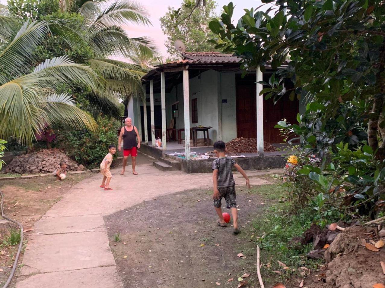 Nam Binh Homestay Ben Tre Exterior photo